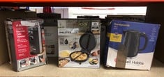 QUANTITY OF KITCHEN & APPLIANCES ITEMS TO INCLUDE DAEWOO 750W DEEP FILL NON-STICK OMELETTE MAKER - COOL TOUCH HANDLES - POWER ON/READY INDICATOR LIGHTS - EASY TO CLEAN - STAINLESS STEEL AND BLACK FIN