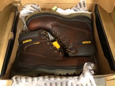 DEWALT MEN'S TITANIUM S3 SAFETY BOOTS TAN UK 9 EUR 43, TITANIUM TAN, UK.: LOCATION - C RACK