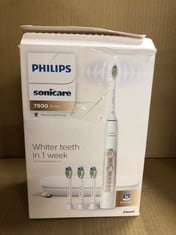 PHILIPS SONICARE SERIES 7900: ADVANCED WHITENING SONIC ELECTRIC TOOTHBRUSH WITH APP IN WHITE, (MODEL HX9636/19).: LOCATION - D RACK