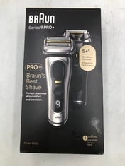 BRAUN SERIES 9 PRO ELECTRIC SHAVER WITH 3+1 HEAD, PROLIFT TRIMMER, CHARGING STAND & TRAVEL CASE, SONIC TECHNOLOGY, UK 2 PIN PLUG, 9417S, SILVER RAZOR.: LOCATION - TOP 50 RACK