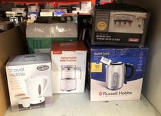 QUANTITY OF KITCHEN & APPLIANCES ITEMS TO INCLUDE QUEST 35440 COMPACT TRAVEL KETTLE / 0.5 LITRES / 600 WATT/DUAL VOLTAGE/INDICATOR LIGHT/INCLUDES 2 CUPS/WHITE: LOCATION - E RACK