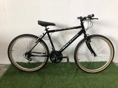 RALEIGH MAX ADULT BIKE SHIMANO GEARS 15 SPEED: LOCATION - FRONT FLOOR(COLLECTION OR OPTIONAL DELIVERY AVAILABLE)