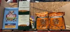 QUANTITY OF ASSORTED PET FOOD TO INCLUDE PURINA BAKERS SUPERFOODS: LOCATION - LEFT RACK(COLLECTION OR OPTIONAL DELIVERY AVAILABLE)