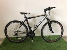 SCOTT SPORTSTER PRO/SPEC ADULT BIKE: LOCATION - FRONT FLOOR(COLLECTION OR OPTIONAL DELIVERY AVAILABLE)