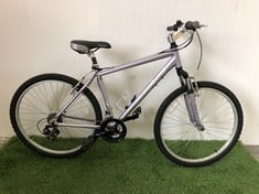 APOLLO COMFORT LADIES MOUNTAIN BIKE FRONT AND SEAT SUSPENSION SHIMANO GEARS: LOCATION - FRONT FLOOR(COLLECTION OR OPTIONAL DELIVERY AVAILABLE)