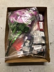 QUANTITY OF ASSORTED ITEMS TO INCLUDE 2X BOUQUETS OF 14 HEAD ROSES - PURPLE: LOCATION - C RACK