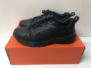 NIKE PHANTOM SHOES - SIZE 9