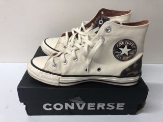 CONVERSE CTAS HI CREAM SHOES - SIZE 5