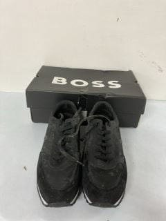 HUGO BOSS PARKOUR RUNN BLACK SHOES - SIZE 8