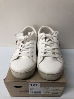 LEVIS MALIBU 2.0 SHOES - BRILLIANT WHITE - SIZE: 5