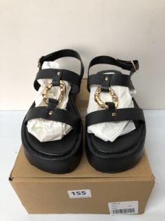 BLACK WEDGE SANDALS - SIZE: 4EE