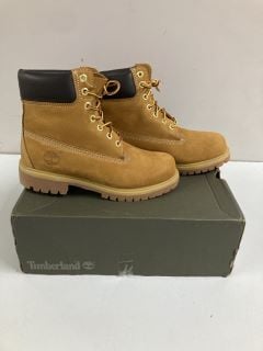 TIMBERLAND PREMIUM 6IN WATERPROOF BOOTS - WHEAT NUBUCK - SIZE: 6 - RRP.£91