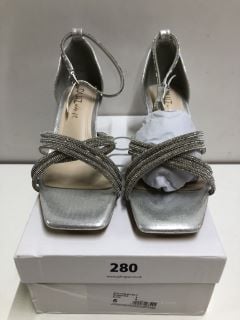 QUIZ CLOTHING SILVER SHOES - SIZE 5