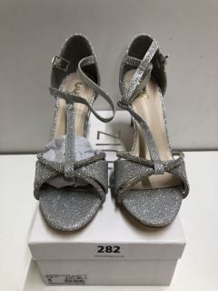 QUIZ CLOTHING SILVER SANDAL - SIZE 5