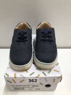 SCHUH KIDS LATCH BROGUE CHILDRENS SHOE - SIZE 9