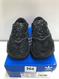 ADIDAS OZWEEGO CHILDRENS SHOE - SIZE 7