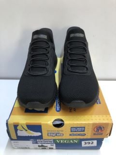 SKECHERS HANDS FREE SLIP ONS BLACK SHOES - SIZE 6