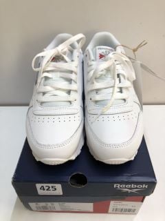 REEBOK CL LEATHER CHILDRENS SHOES - SIZE 5.5