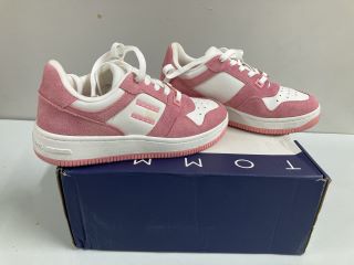 TOMMY JEANS PINK RETRO BASKED WASHED SUEDE TRAINERS - SIZE: 5.5 - RRP.£100