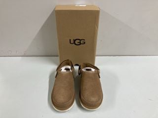 UGG GOLDENSTAR CHILDREN'S CLOGS - SIZE: 3 - RRP.£75