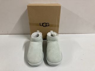 UGG CLASSIC ULTRA MINI BOOTS - OFF WHITE - SIZE: 5 - RRP.£145