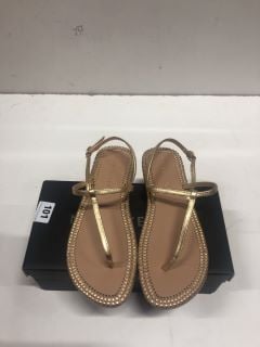 MINT VELVET VAL GOLD T BAR SANDALS UK SIZE: 7