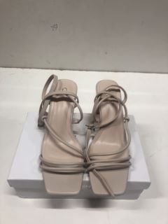 QUIZ SANDALS UK SIZE: 6