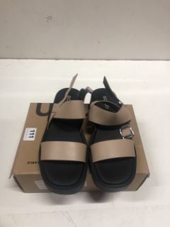 SCHUH TAYLA CHUNKY SANDAL UK SIZE: 5