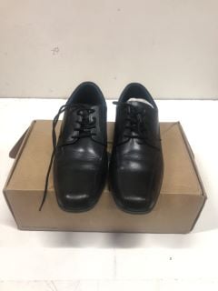 POD BLACK LEATHER UK SIZE : 8