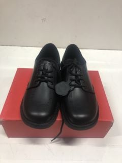 KICKERS KICK LO PADDED LTHR UK SIZE: 9