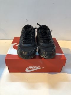 NIKE AIR MAX EXCEE GS UK SIZE: 3