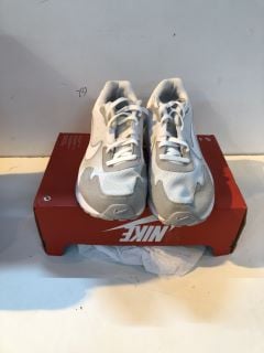 NIKE AIR MAX SOLO UK SIZE: 12