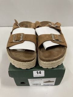 BARBOUR SANDALS SIZE: UK 8