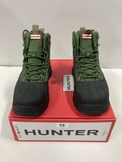 HUNTER MEN'S EXPLORER DUCK BOOTS SIZE: UK 7