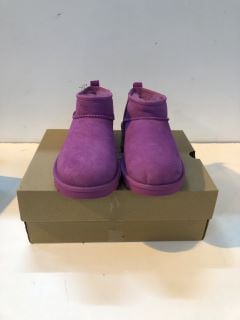 UGG W CLASSIC ULTRA MINI UK SIZE: 6