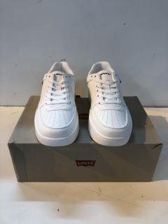 LEVI TRAINERS UK SIZE: 6