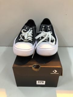 CONVERSE SHOES UK SIZE: 5