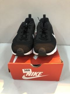 NIKE AIR MAX UK SIZE: 7