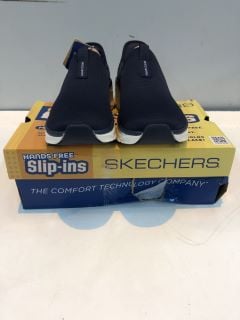 SKECHERS WOMEN'S UK SIZE: 6