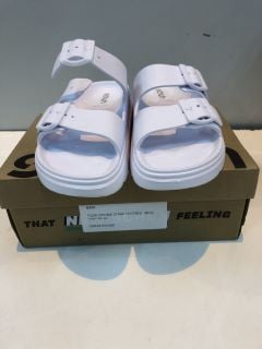 SCHUH TILDA DOUBLE STRAP FOODBED UK SIZE: 5