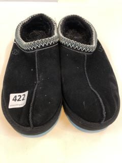 UGG SLIPPERS UK SIZE: 7