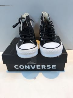 CONVERSE TRAINERS UK SIZE: 2