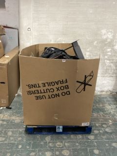 PALLET OF ITEMS TO INCLUDE VARIOUS AIR FRYERS & HEIGHT ADJUSTABLE STANDING TABLE