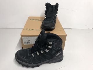 JACK WOLFSKIN WALKING BOOTS SIZE 7