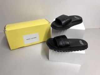 MARC JACOBS SLIDERS SIZE 38