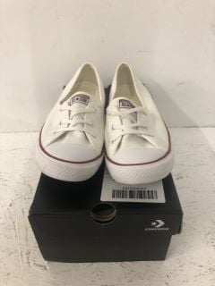 CONVERSE ALL-STAR SHOES SIZE: 7