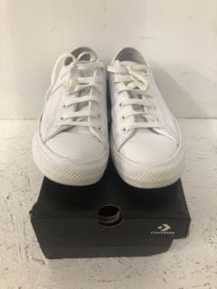 CONVERSE WHITE TRAINERS SIZE: 7