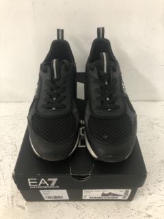 EA7 EMPORIO ARMANI TRAINERS SIZE: 8