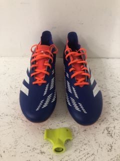 ADIDAS PREDATOR FOOTBALL BOOTS SIZE: 10