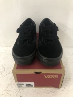 VANS KIDS OLD SKOOL V SHOES SIZE: 4